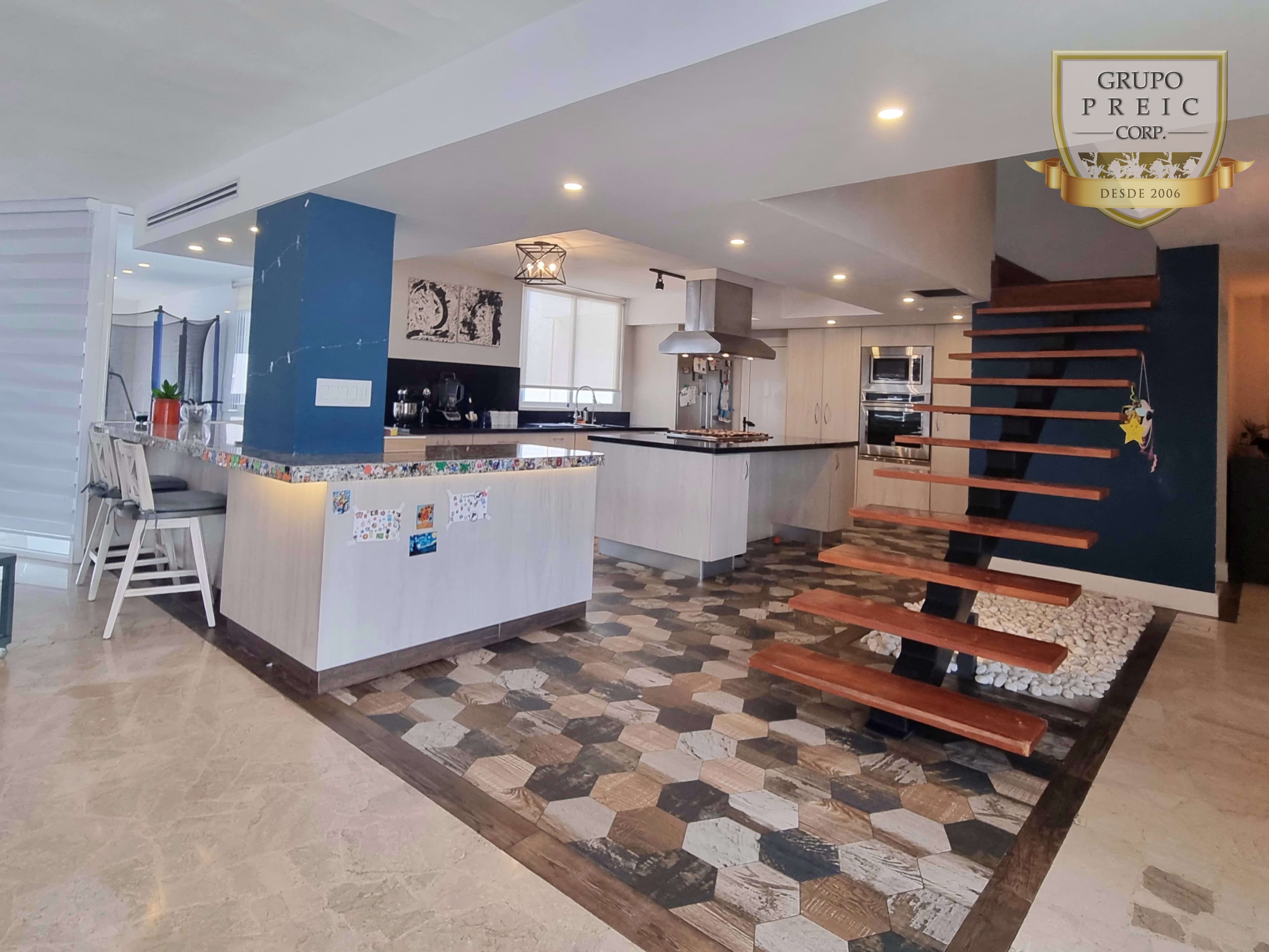 Penthouse 4 hab, 5 baños en Marbella, Panamá - Vistas panorámicas P.M.